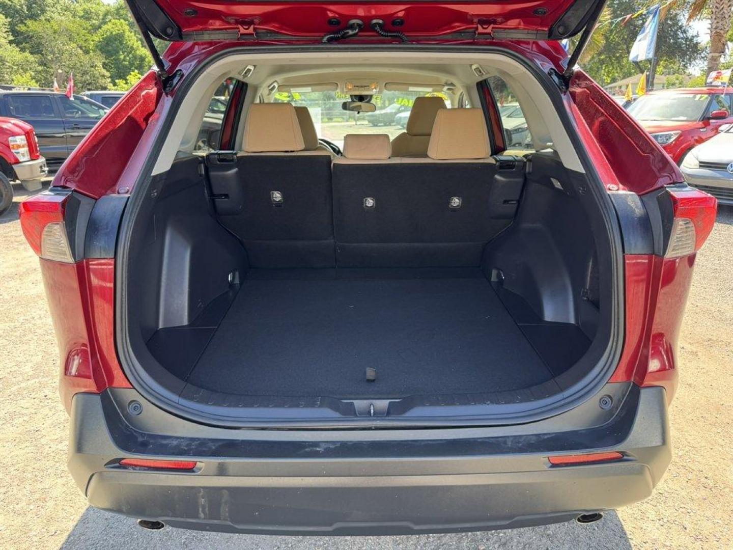 2019 Burgundy /Taupe Toyota RAV4 (2T3H1RFVXKW) with an 2.5l I-4 DI Dohc 2.5l engine, Automatic transmission, located at 745 East Steele Rd., West Columbia, SC, 29170, (803) 755-9148, 33.927212, -81.148483 - Photo#26