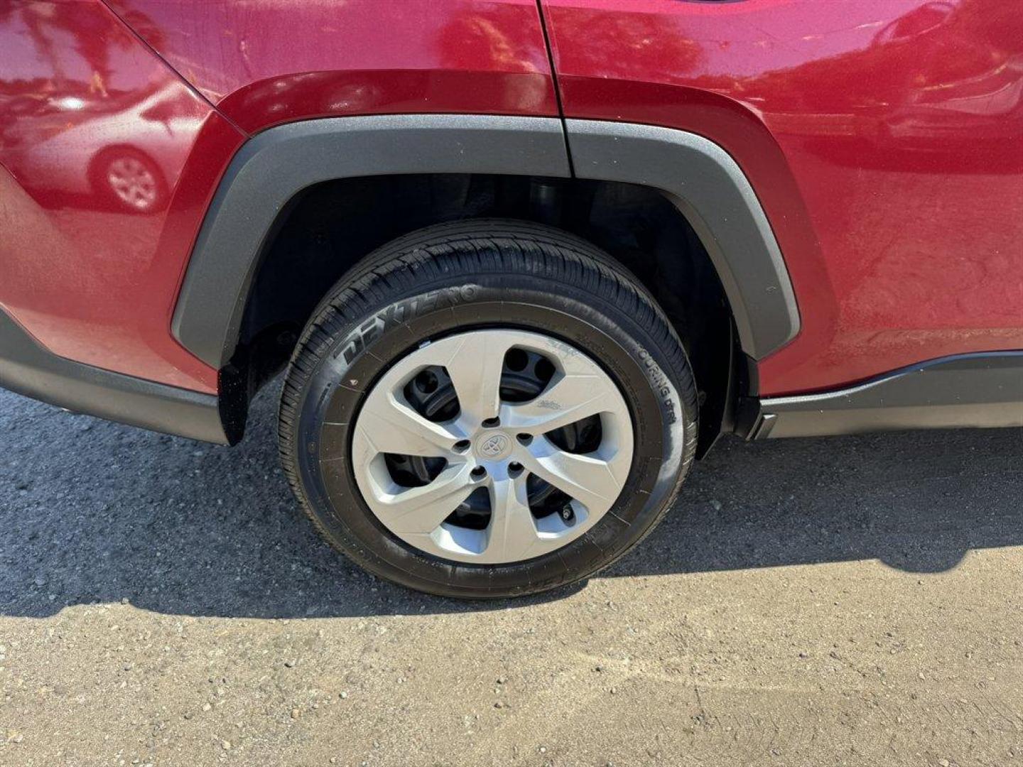 2019 Burgundy /Taupe Toyota RAV4 (2T3H1RFVXKW) with an 2.5l I-4 DI Dohc 2.5l engine, Automatic transmission, located at 745 East Steele Rd., West Columbia, SC, 29170, (803) 755-9148, 33.927212, -81.148483 - Photo#29