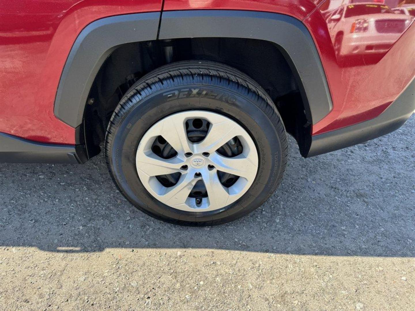 2019 Burgundy /Taupe Toyota RAV4 (2T3H1RFVXKW) with an 2.5l I-4 DI Dohc 2.5l engine, Automatic transmission, located at 745 East Steele Rd., West Columbia, SC, 29170, (803) 755-9148, 33.927212, -81.148483 - Photo#30