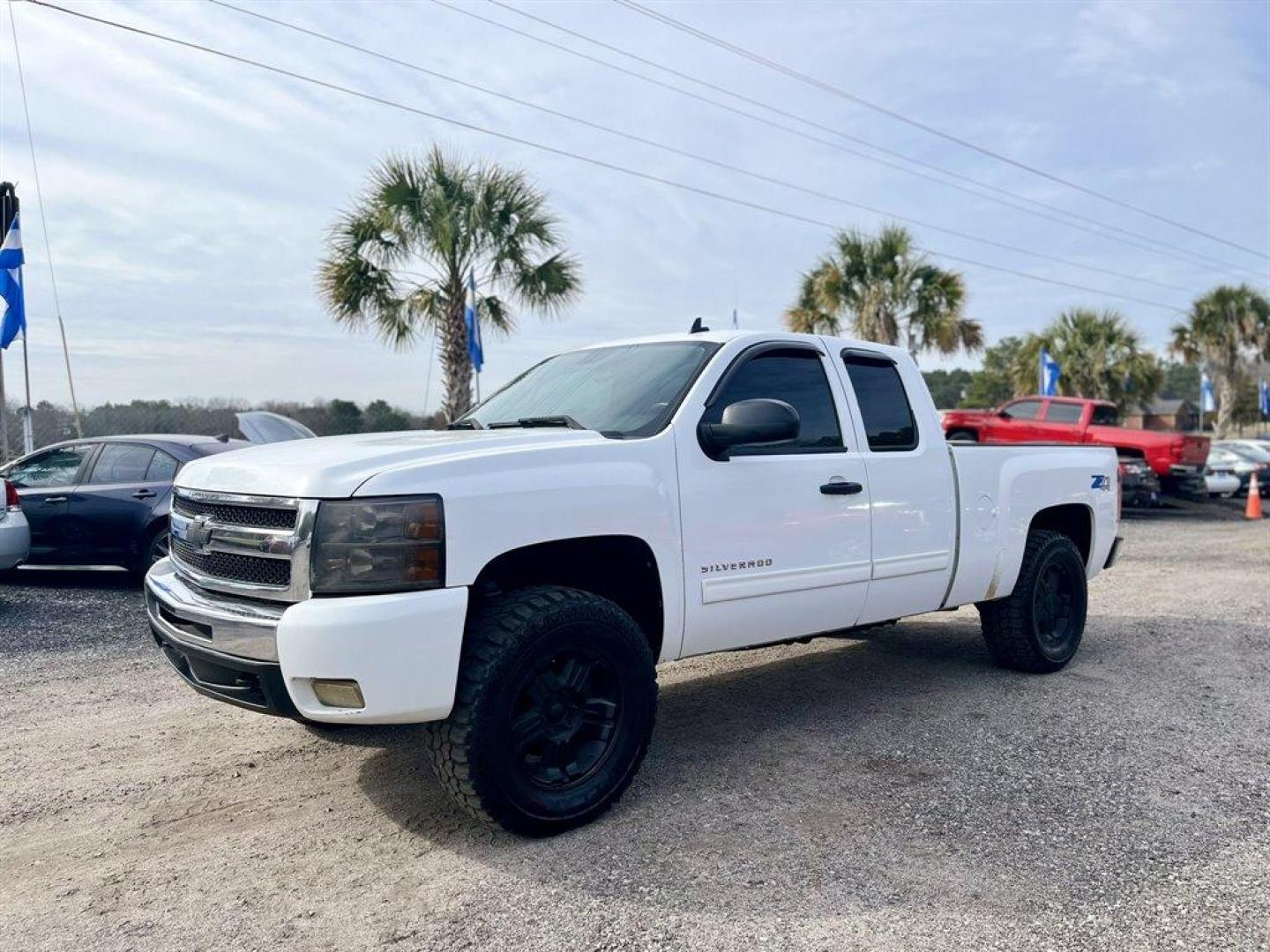 2010 White /Grey Chevrolet Silverado 1500 (1GCSKSE37AZ) with an 5.3l V8 SFI Flex 5.3l engine, Automatic transmission, located at 745 East Steele Rd., West Columbia, SC, 29170, (803) 755-9148, 33.927212, -81.148483 - Special Internet Price! 2010 Chevrolet Silverado with AM/FM stereo with MP3 compatible, Air conditioning, Cruise control, Front 40/20/40 split-bench, Rear 60/40 folding bench, Keyless entry, Powered windows, Powered door locks, Plus more! - Photo#0