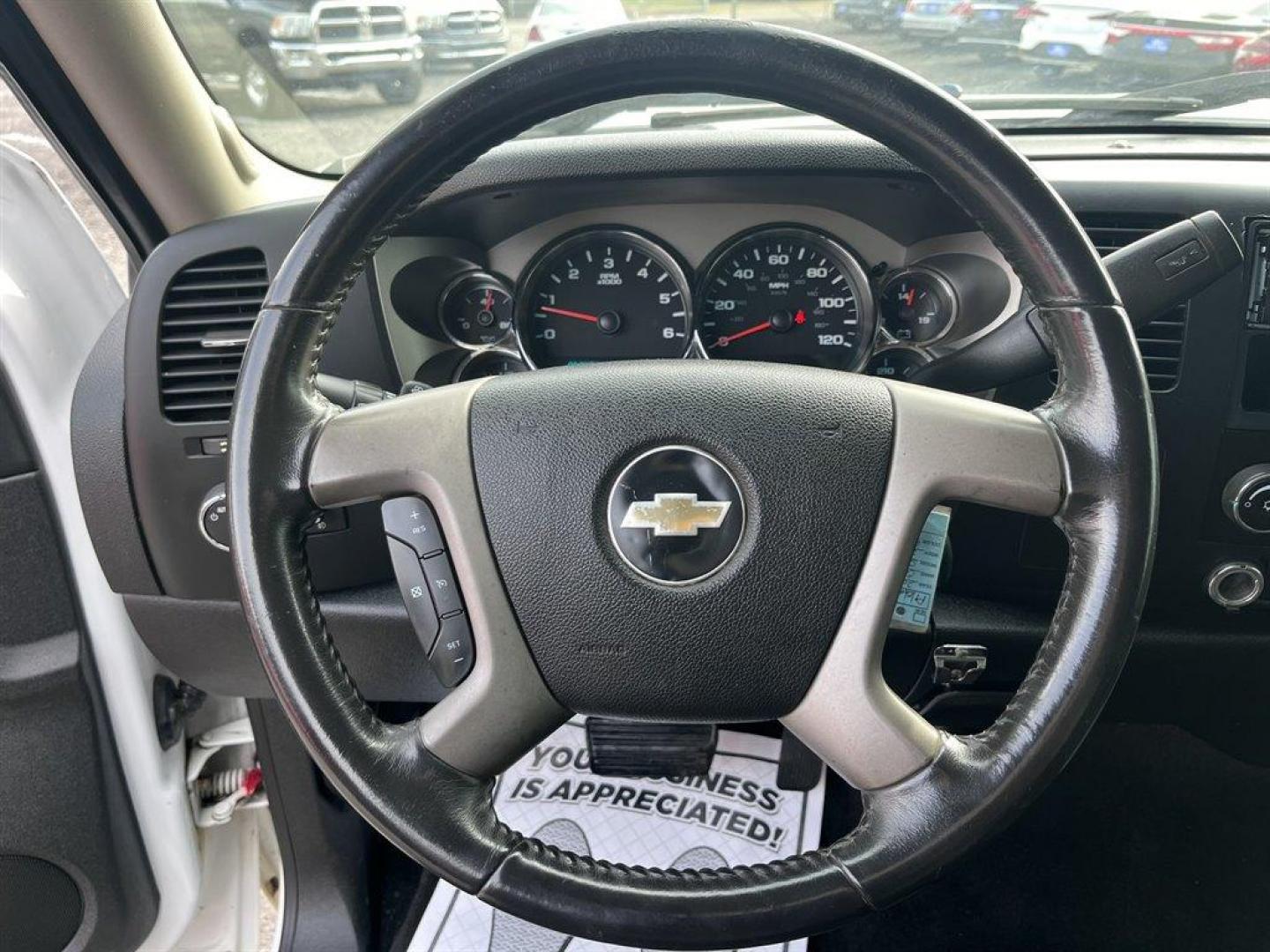 2010 White /Grey Chevrolet Silverado 1500 (1GCSKSE37AZ) with an 5.3l V8 SFI Flex 5.3l engine, Automatic transmission, located at 745 East Steele Rd., West Columbia, SC, 29170, (803) 755-9148, 33.927212, -81.148483 - Special Internet Price! 2010 Chevrolet Silverado with AM/FM stereo with MP3 compatible, Air conditioning, Cruise control, Front 40/20/40 split-bench, Rear 60/40 folding bench, Keyless entry, Powered windows, Powered door locks, Plus more! - Photo#5