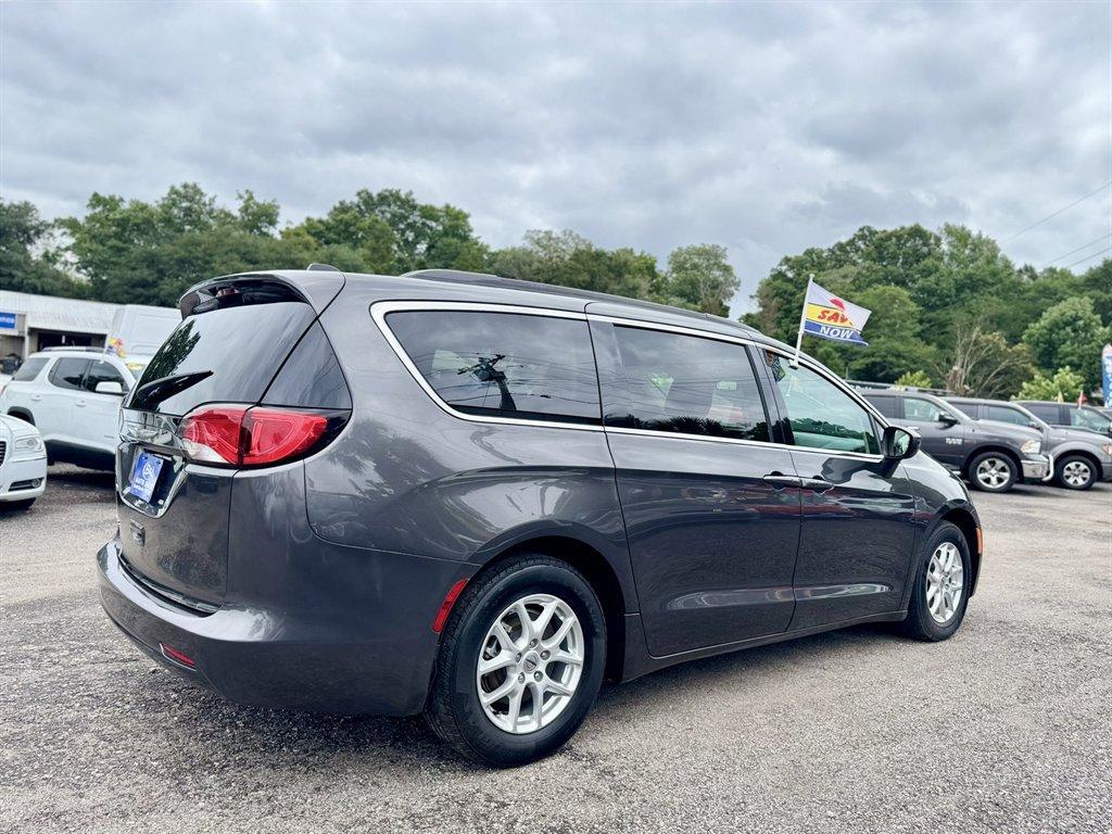 2021 Grey /Black Chrysler Voyager (2C4RC1DG8MR) with an 3.6l V6 MPI Dohc VVT Flex engine, Automatic transmission, located at 745 East Steele Rd., West Columbia, SC, 29170, (803) 755-9148, 33.927212, -81.148483 - Photo#3