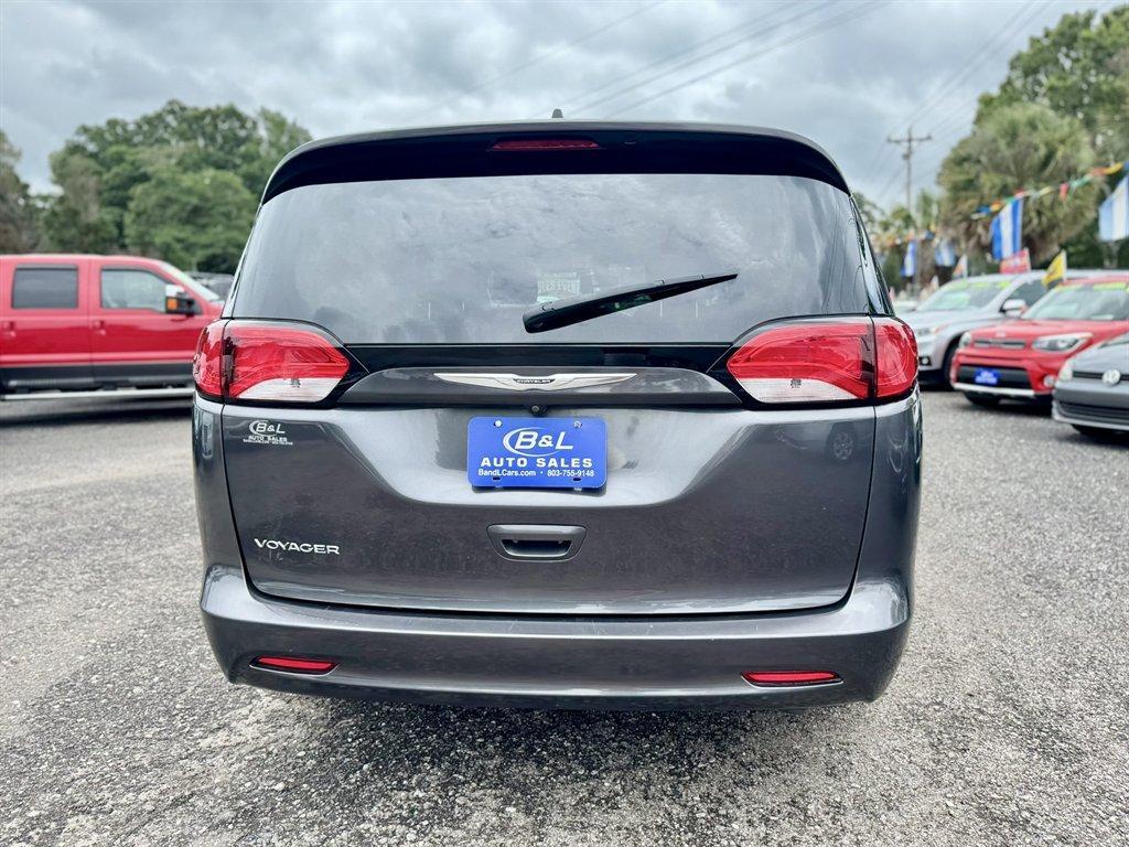 2021 Grey /Black Chrysler Voyager (2C4RC1DG8MR) with an 3.6l V6 MPI Dohc VVT Flex engine, Automatic transmission, located at 745 East Steele Rd., West Columbia, SC, 29170, (803) 755-9148, 33.927212, -81.148483 - Photo#4