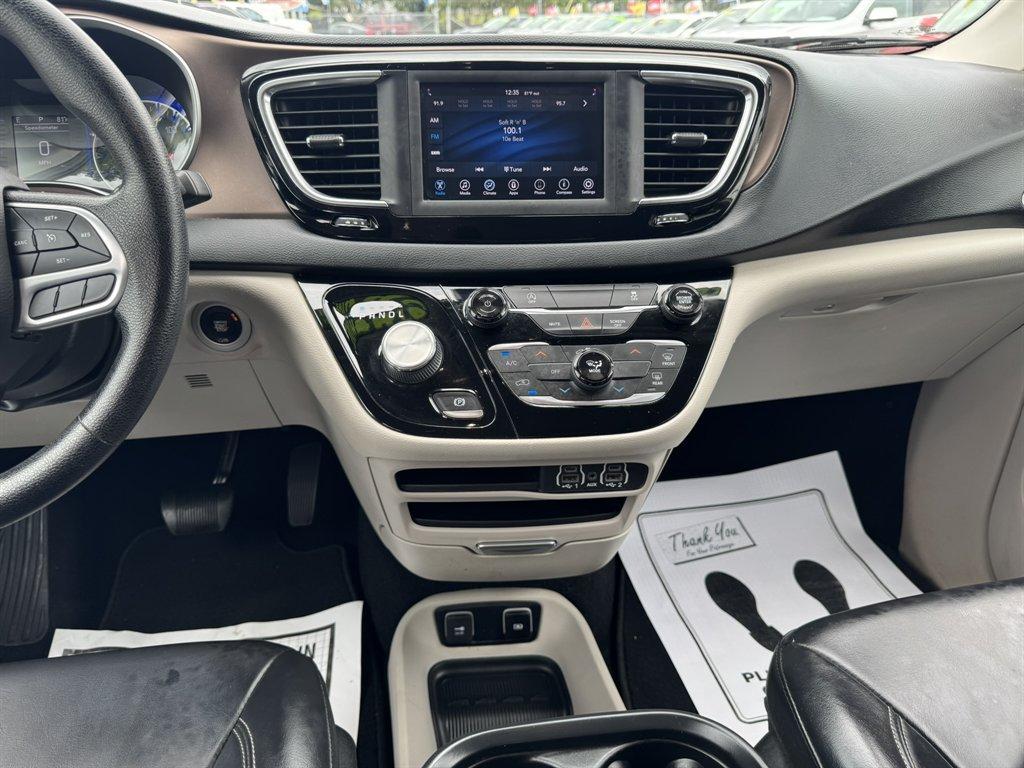 2021 Grey /Black Chrysler Voyager (2C4RC1DG8MR) with an 3.6l V6 MPI Dohc VVT Flex engine, Automatic transmission, located at 745 East Steele Rd., West Columbia, SC, 29170, (803) 755-9148, 33.927212, -81.148483 - Photo#11