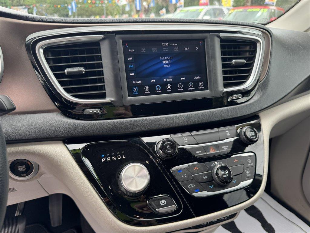 2021 Grey /Black Chrysler Voyager (2C4RC1DG8MR) with an 3.6l V6 MPI Dohc VVT Flex engine, Automatic transmission, located at 745 East Steele Rd., West Columbia, SC, 29170, (803) 755-9148, 33.927212, -81.148483 - Photo#12
