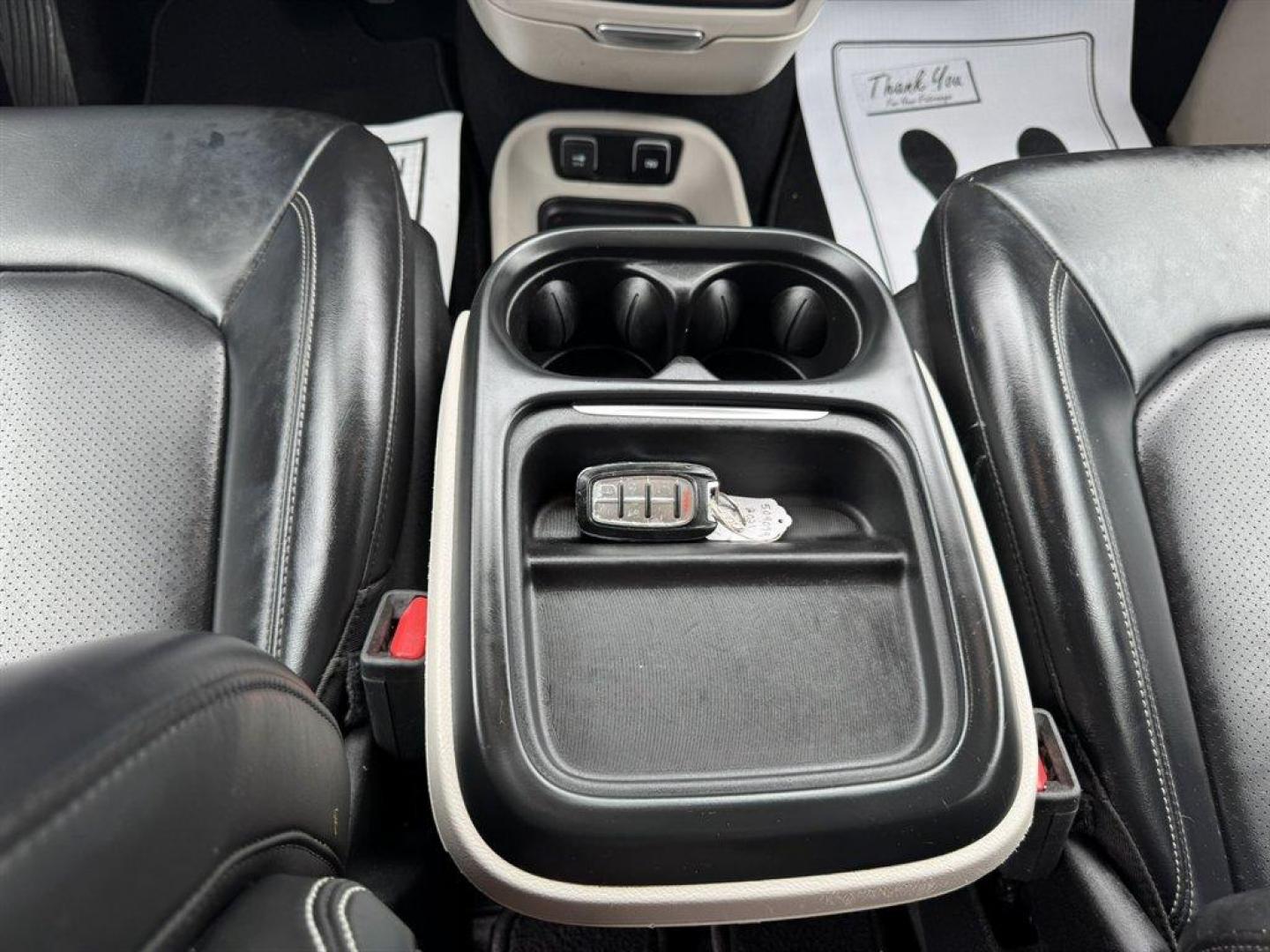 2021 Grey /Black Chrysler Voyager (2C4RC1DG8MR) with an 3.6l V6 MPI Dohc VVT Flex engine, Automatic transmission, located at 745 East Steele Rd., West Columbia, SC, 29170, (803) 755-9148, 33.927212, -81.148483 - Photo#15