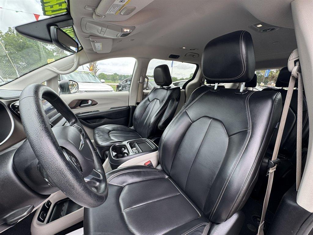 2021 Grey /Black Chrysler Voyager (2C4RC1DG8MR) with an 3.6l V6 MPI Dohc VVT Flex engine, Automatic transmission, located at 745 East Steele Rd., West Columbia, SC, 29170, (803) 755-9148, 33.927212, -81.148483 - Photo#19