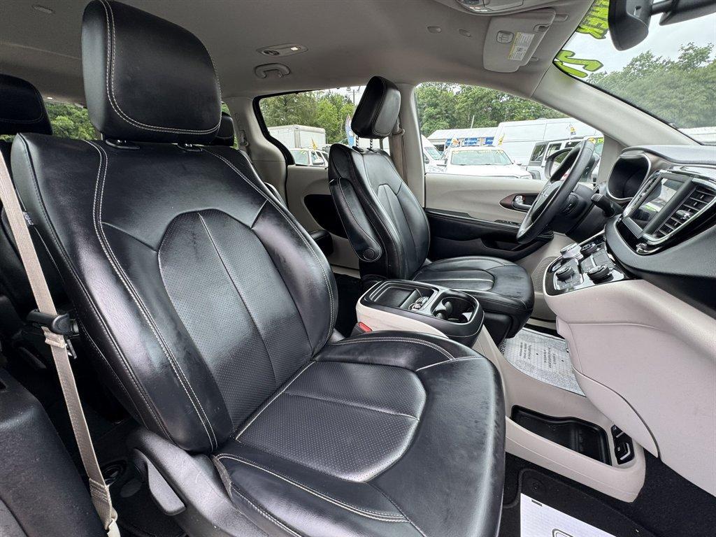 2021 Grey /Black Chrysler Voyager (2C4RC1DG8MR) with an 3.6l V6 MPI Dohc VVT Flex engine, Automatic transmission, located at 745 East Steele Rd., West Columbia, SC, 29170, (803) 755-9148, 33.927212, -81.148483 - Photo#25