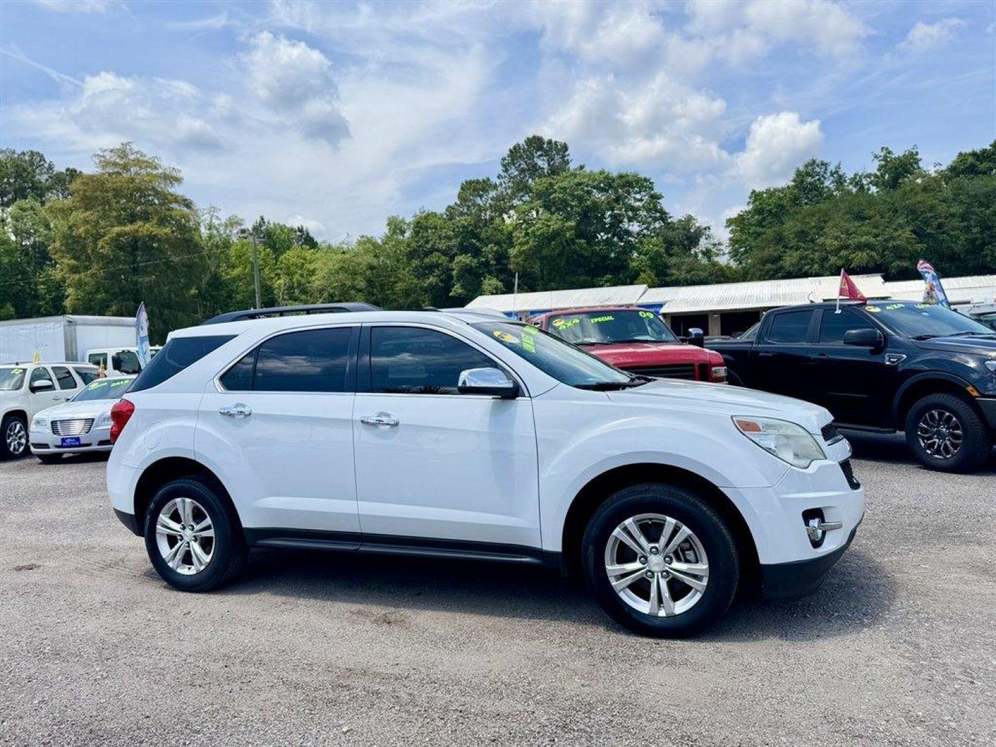 2014 White /Brown Chevrolet Equinox (2GNALCEK0E6) with an 2.4l I-4 Sidi Dohc Flex 2 engine, Automatic transmission, located at 745 East Steele Rd., West Columbia, SC, 29170, (803) 755-9148, 33.927212, -81.148483- Photo#2