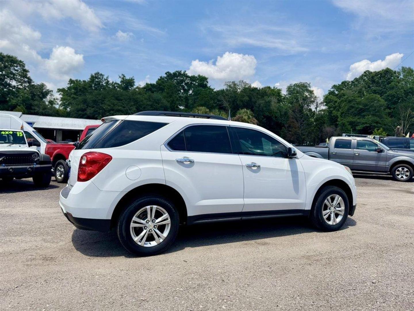 2014 White /Brown Chevrolet Equinox (2GNALCEK0E6) with an 2.4l I-4 Sidi Dohc Flex 2 engine, Automatic transmission, located at 745 East Steele Rd., West Columbia, SC, 29170, (803) 755-9148, 33.927212, -81.148483- Photo#3