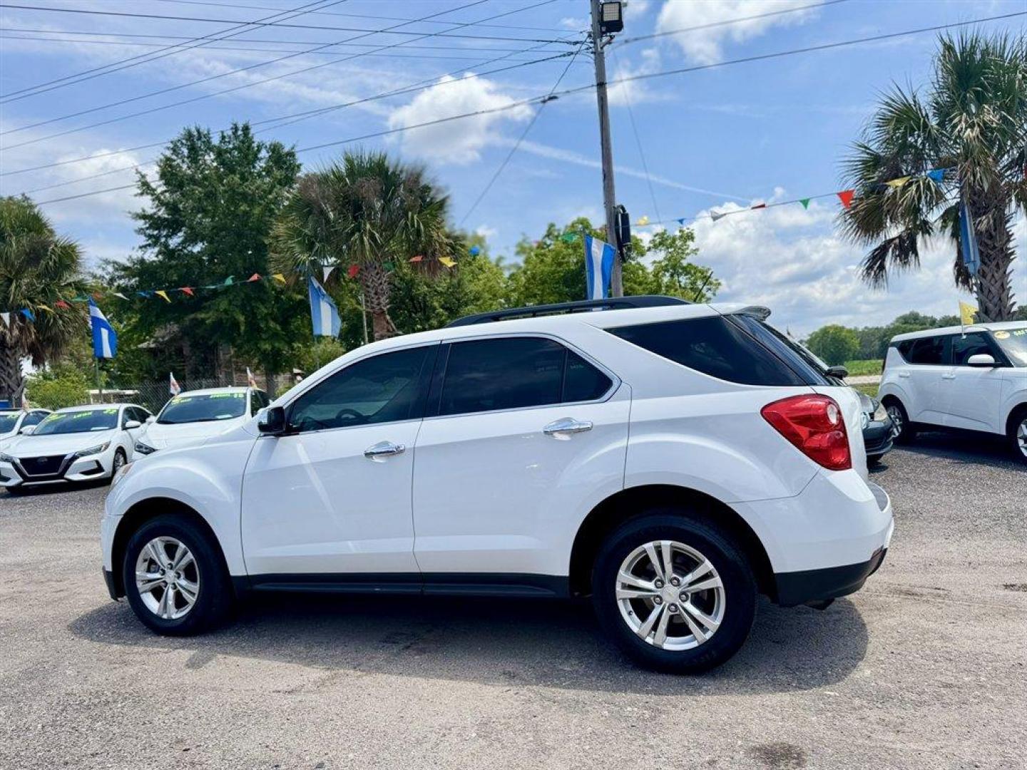 2014 White /Brown Chevrolet Equinox (2GNALCEK0E6) with an 2.4l I-4 Sidi Dohc Flex 2 engine, Automatic transmission, located at 745 East Steele Rd., West Columbia, SC, 29170, (803) 755-9148, 33.927212, -81.148483- Photo#5