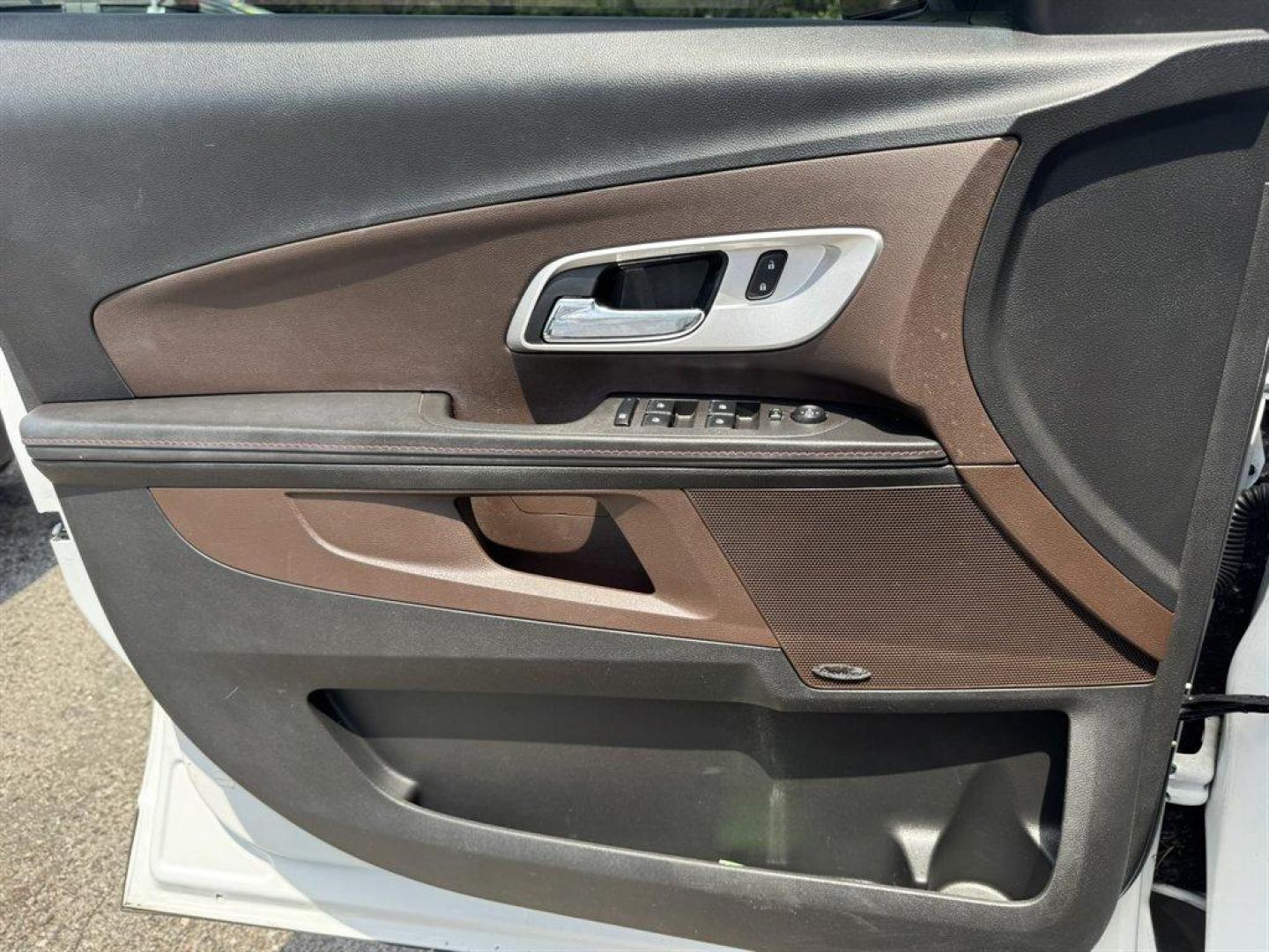 2014 White /Brown Chevrolet Equinox (2GNALCEK0E6) with an 2.4l I-4 Sidi Dohc Flex 2 engine, Automatic transmission, located at 745 East Steele Rd., West Columbia, SC, 29170, (803) 755-9148, 33.927212, -81.148483- Photo#18