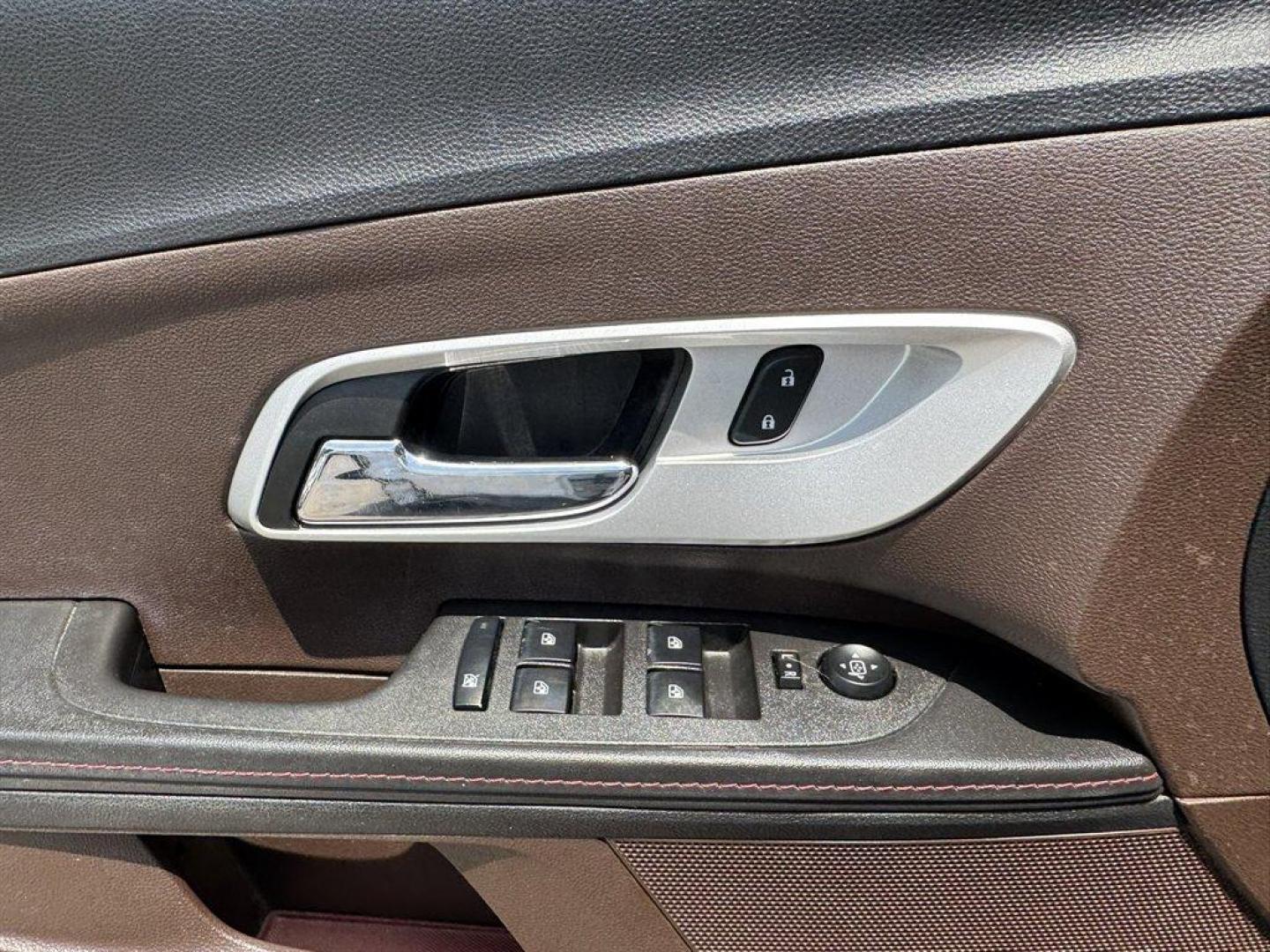 2014 White /Brown Chevrolet Equinox (2GNALCEK0E6) with an 2.4l I-4 Sidi Dohc Flex 2 engine, Automatic transmission, located at 745 East Steele Rd., West Columbia, SC, 29170, (803) 755-9148, 33.927212, -81.148483- Photo#19
