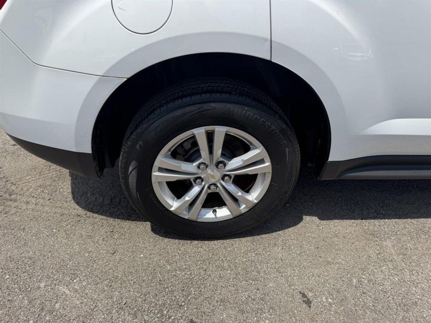 2014 White /Brown Chevrolet Equinox (2GNALCEK0E6) with an 2.4l I-4 Sidi Dohc Flex 2 engine, Automatic transmission, located at 745 East Steele Rd., West Columbia, SC, 29170, (803) 755-9148, 33.927212, -81.148483- Photo#32