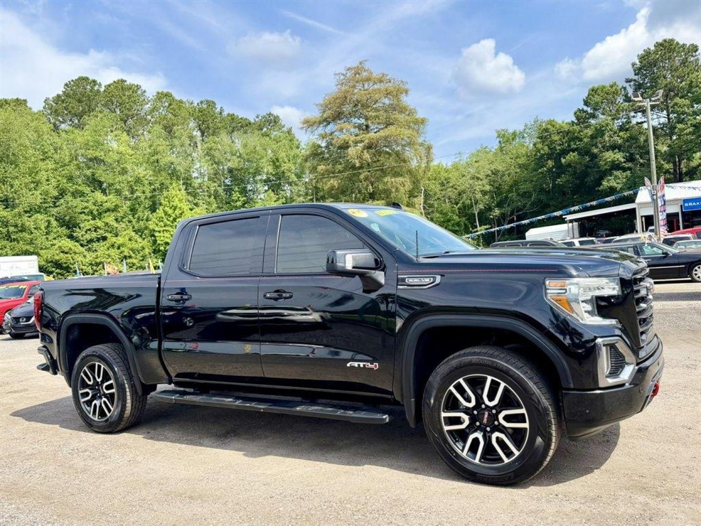 2019 Black /Black GMC Sierra 1500 (3GTP9EED7KG) with an 5.3l V8 DI DYN Fuel Mgmt engine, Automatic transmission, located at 745 East Steele Rd., West Columbia, SC, 29170, (803) 755-9148, 33.927212, -81.148483- Photo#2