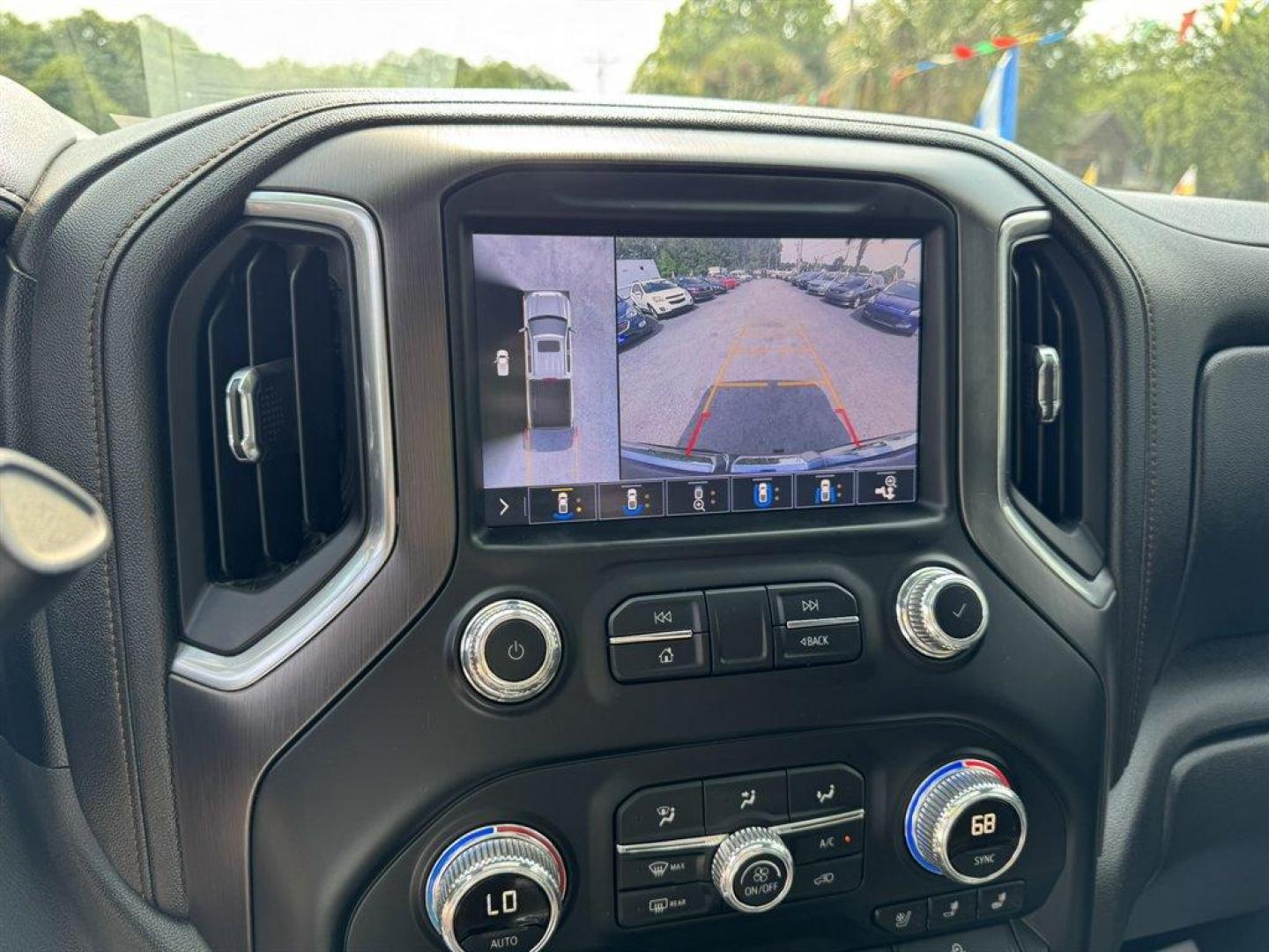 2019 Black /Black GMC Sierra 1500 (3GTP9EED7KG) with an 5.3l V8 DI DYN Fuel Mgmt engine, Automatic transmission, located at 745 East Steele Rd., West Columbia, SC, 29170, (803) 755-9148, 33.927212, -81.148483- Photo#13