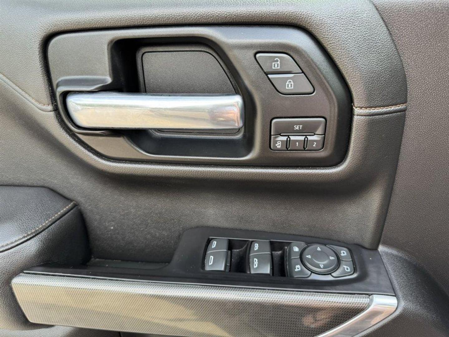 2019 Black /Black GMC Sierra 1500 (3GTP9EED7KG) with an 5.3l V8 DI DYN Fuel Mgmt engine, Automatic transmission, located at 745 East Steele Rd., West Columbia, SC, 29170, (803) 755-9148, 33.927212, -81.148483- Photo#19