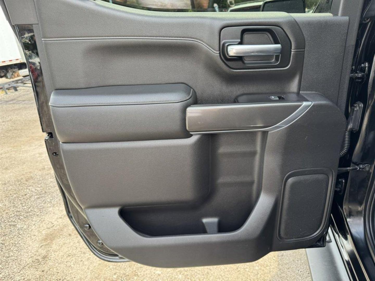 2019 Black /Black GMC Sierra 1500 (3GTP9EED7KG) with an 5.3l V8 DI DYN Fuel Mgmt engine, Automatic transmission, located at 745 East Steele Rd., West Columbia, SC, 29170, (803) 755-9148, 33.927212, -81.148483- Photo#22