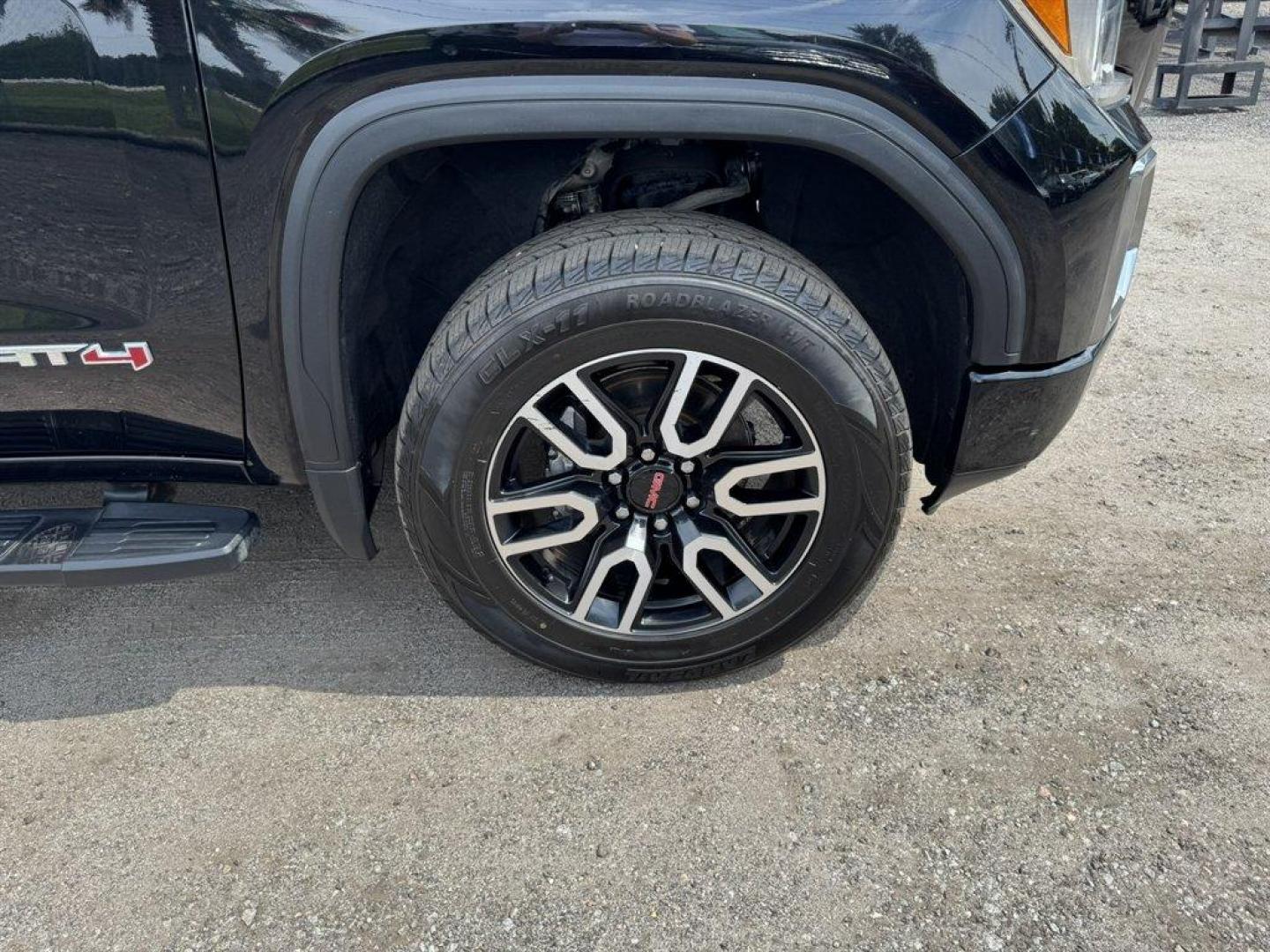 2019 Black /Black GMC Sierra 1500 (3GTP9EED7KG) with an 5.3l V8 DI DYN Fuel Mgmt engine, Automatic transmission, located at 745 East Steele Rd., West Columbia, SC, 29170, (803) 755-9148, 33.927212, -81.148483- Photo#36