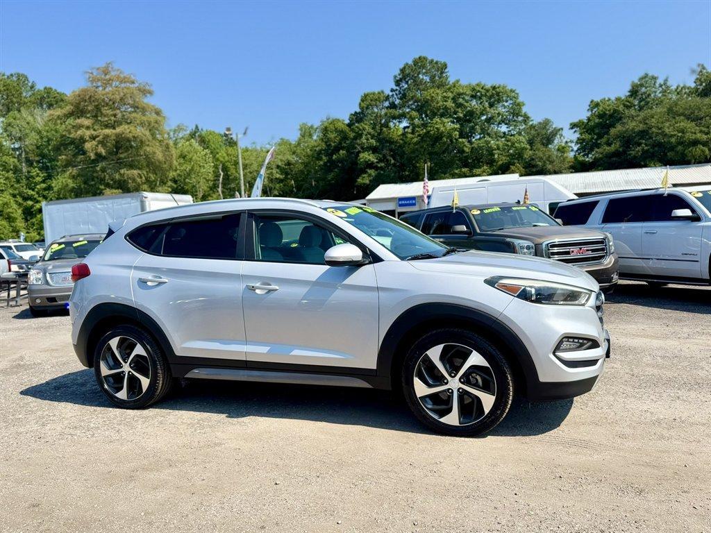 2017 Silver /Grey Hyundai Tucson (KM8J3CA28HU) with an 1.6l I-4 DI Dohc Cvvt T/C engine, Automatic transmission, located at 745 East Steele Rd., West Columbia, SC, 29170, (803) 755-9148, 33.927212, -81.148483 - Photo#2