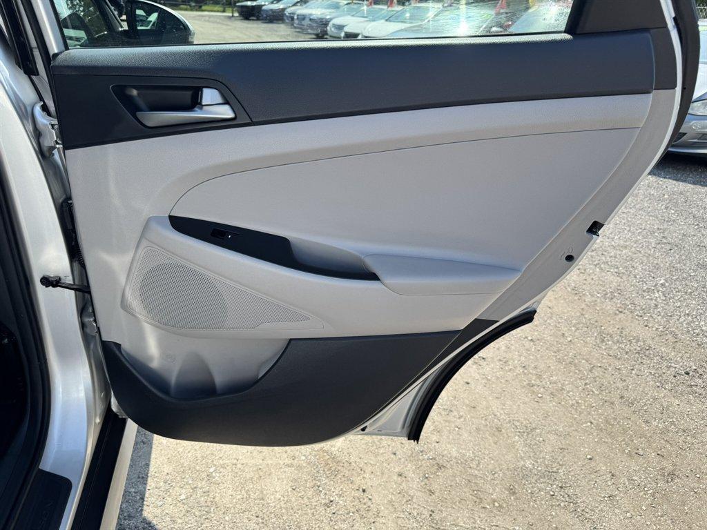 2017 Silver /Grey Hyundai Tucson (KM8J3CA28HU) with an 1.6l I-4 DI Dohc Cvvt T/C engine, Automatic transmission, located at 745 East Steele Rd., West Columbia, SC, 29170, (803) 755-9148, 33.927212, -81.148483 - Photo#23