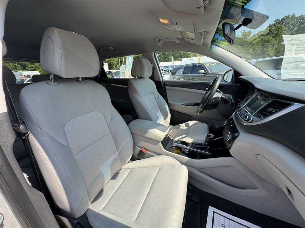 2017 Silver /Grey Hyundai Tucson (KM8J3CA28HU) with an 1.6l I-4 DI Dohc Cvvt T/C engine, Automatic transmission, located at 745 East Steele Rd., West Columbia, SC, 29170, (803) 755-9148, 33.927212, -81.148483 - Photo#26