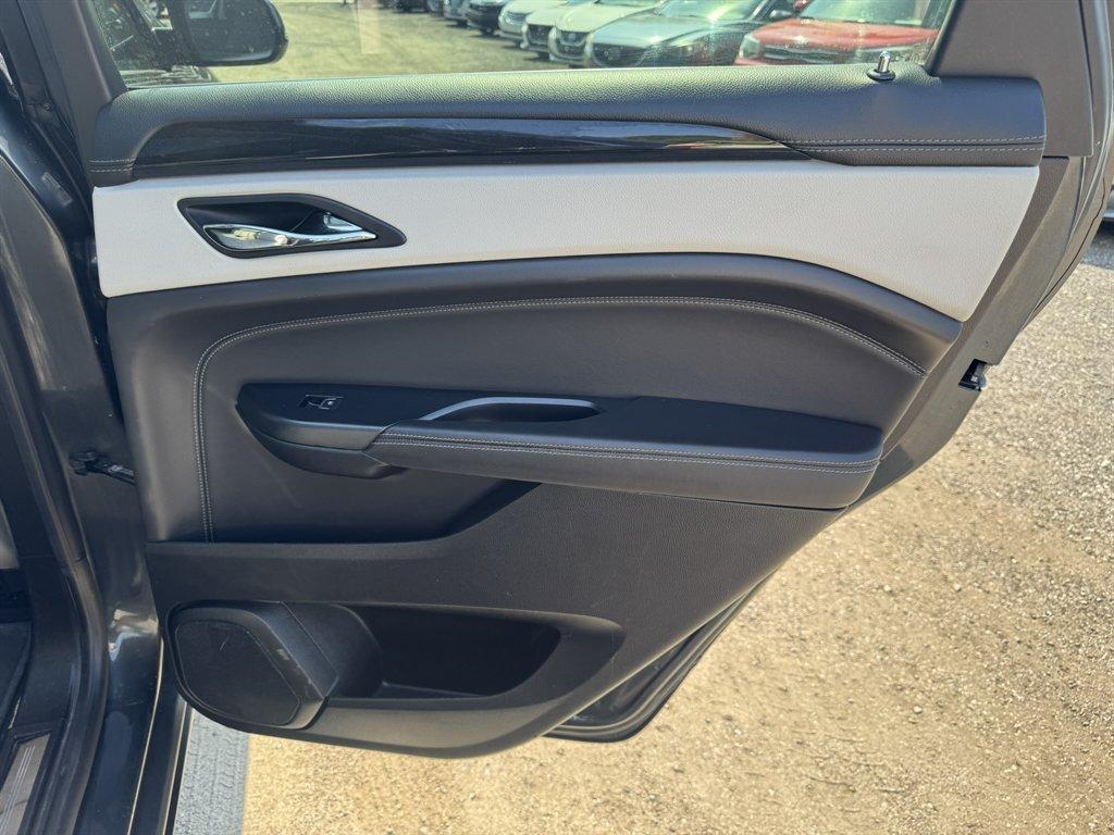 2016 Grey /Taupe Cadillac SRX (3GYFNBE38GS) with an 3.6l V6 Sidi Dohc 3.6l engine, Automatic transmission, located at 745 East Steele Rd., West Columbia, SC, 29170, (803) 755-9148, 33.927212, -81.148483 - Photo#23