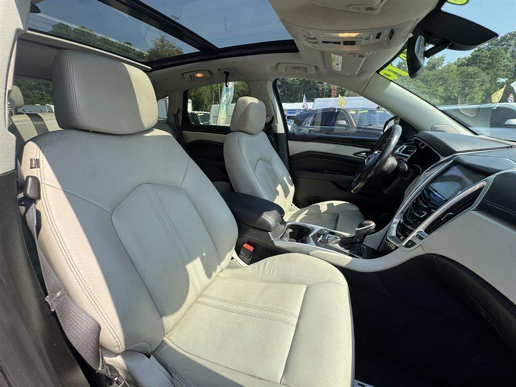 2016 Grey /Taupe Cadillac SRX (3GYFNBE38GS) with an 3.6l V6 Sidi Dohc 3.6l engine, Automatic transmission, located at 745 East Steele Rd., West Columbia, SC, 29170, (803) 755-9148, 33.927212, -81.148483 - Photo#26