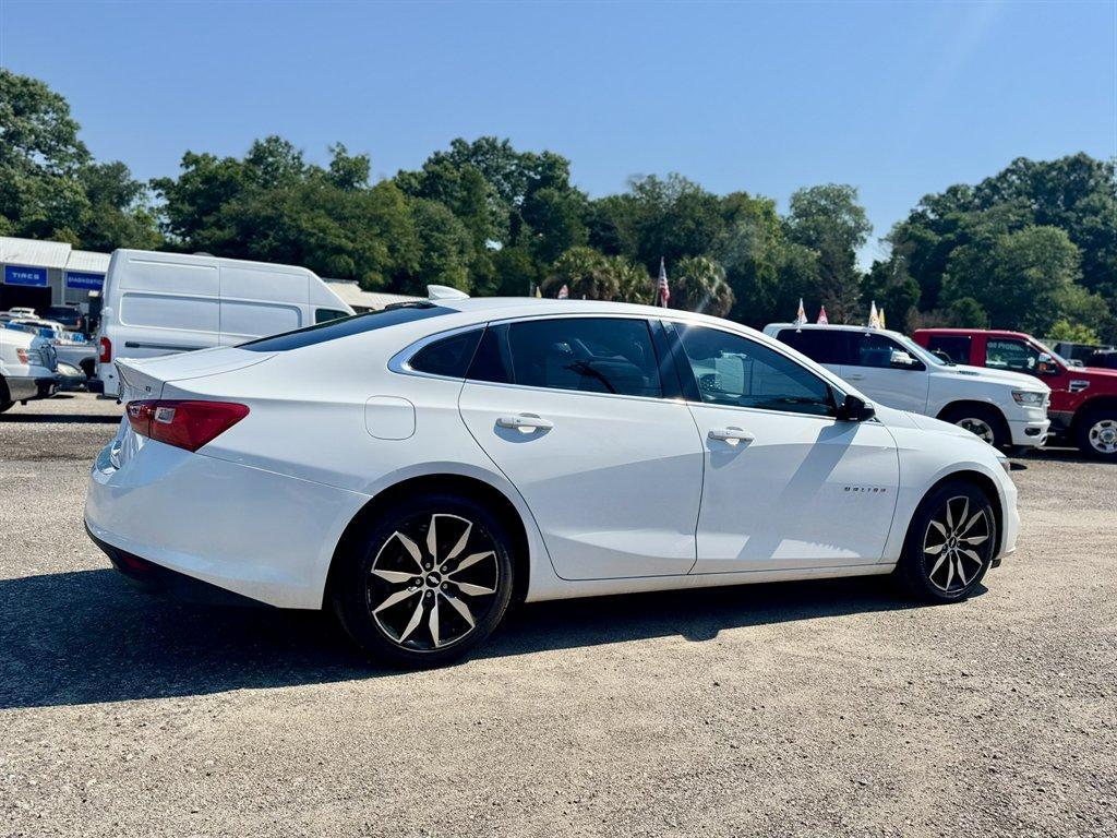 2018 White /Black Chevrolet Malibu (1G1ZD5ST2JF) with an 1.5l I-4 DI Dohc T/C 1.5l engine, Automatic transmission, located at 745 East Steele Rd., West Columbia, SC, 29170, (803) 755-9148, 33.927212, -81.148483 - Photo#3