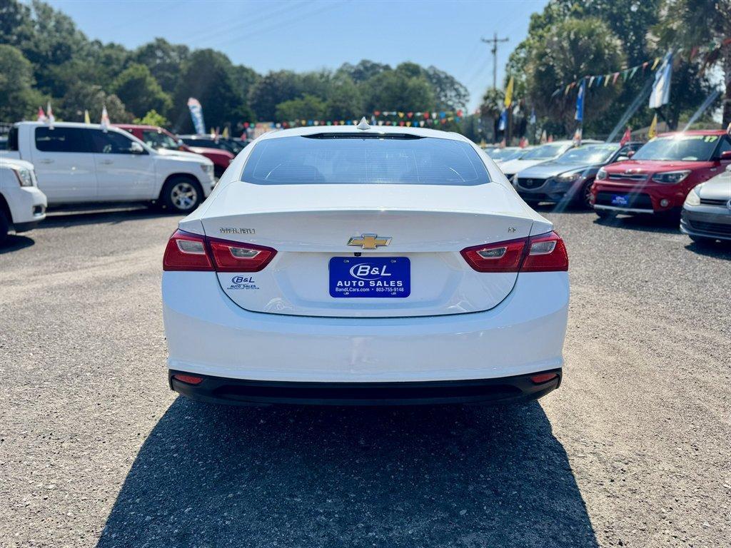 2018 White /Black Chevrolet Malibu (1G1ZD5ST2JF) with an 1.5l I-4 DI Dohc T/C 1.5l engine, Automatic transmission, located at 745 East Steele Rd., West Columbia, SC, 29170, (803) 755-9148, 33.927212, -81.148483 - Photo#4