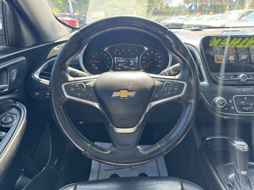 2018 White /Black Chevrolet Malibu (1G1ZD5ST2JF) with an 1.5l I-4 DI Dohc T/C 1.5l engine, Automatic transmission, located at 745 East Steele Rd., West Columbia, SC, 29170, (803) 755-9148, 33.927212, -81.148483 - Photo#7