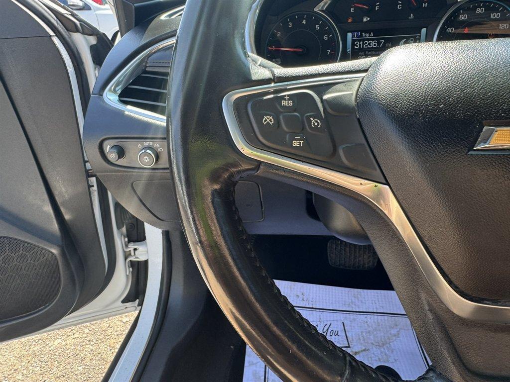 2018 White /Black Chevrolet Malibu (1G1ZD5ST2JF) with an 1.5l I-4 DI Dohc T/C 1.5l engine, Automatic transmission, located at 745 East Steele Rd., West Columbia, SC, 29170, (803) 755-9148, 33.927212, -81.148483 - Photo#8