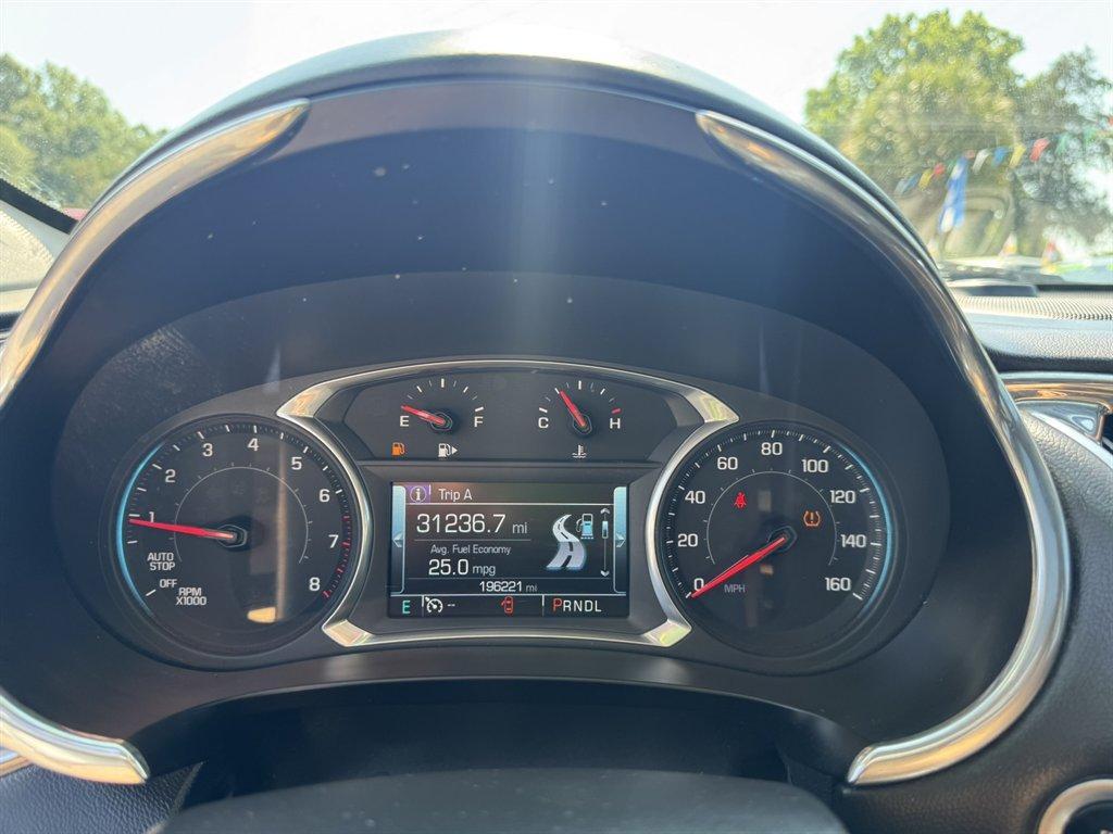 2018 White /Black Chevrolet Malibu (1G1ZD5ST2JF) with an 1.5l I-4 DI Dohc T/C 1.5l engine, Automatic transmission, located at 745 East Steele Rd., West Columbia, SC, 29170, (803) 755-9148, 33.927212, -81.148483 - Photo#10