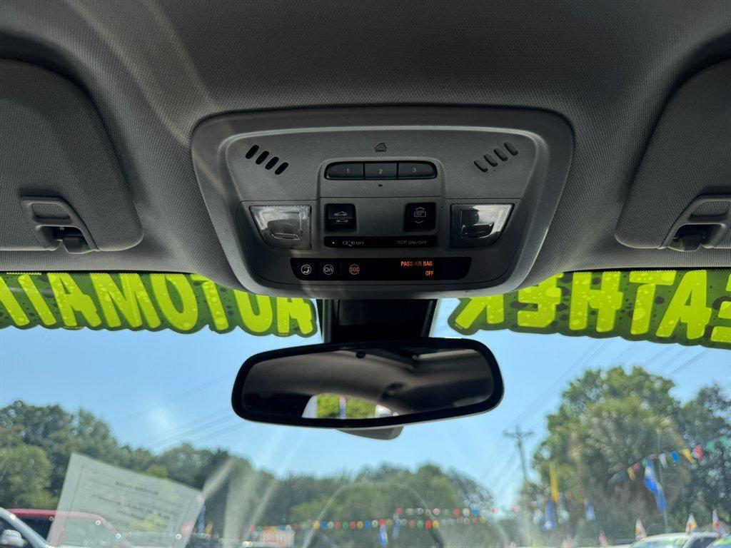 2018 White /Black Chevrolet Malibu (1G1ZD5ST2JF) with an 1.5l I-4 DI Dohc T/C 1.5l engine, Automatic transmission, located at 745 East Steele Rd., West Columbia, SC, 29170, (803) 755-9148, 33.927212, -81.148483 - Photo#15