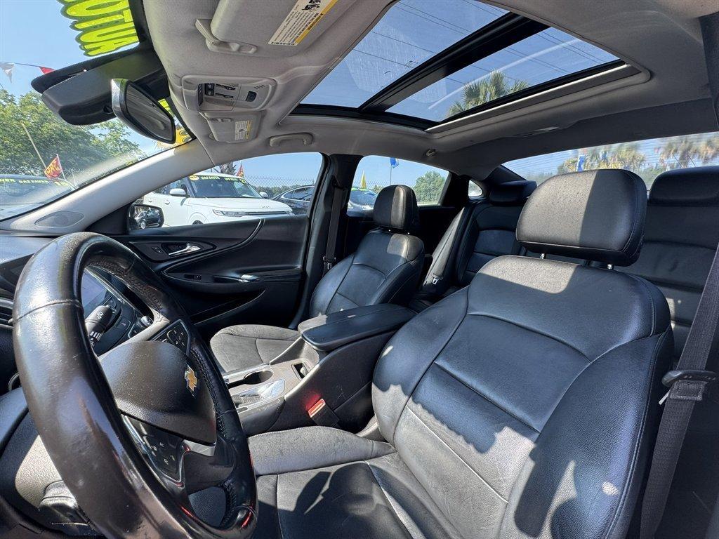 2018 White /Black Chevrolet Malibu (1G1ZD5ST2JF) with an 1.5l I-4 DI Dohc T/C 1.5l engine, Automatic transmission, located at 745 East Steele Rd., West Columbia, SC, 29170, (803) 755-9148, 33.927212, -81.148483 - Photo#20