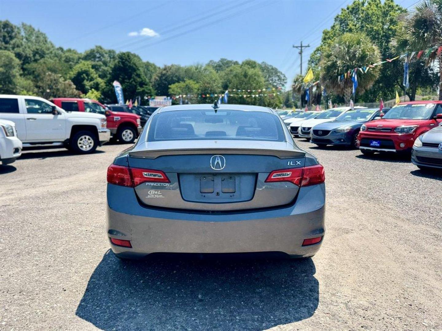 2013 Grey /Black Acura ILX (19VDE1F58DE) with an 2.0l I-4 PGM-FI Sohc 2.0l engine, Automatic transmission, located at 745 East Steele Rd., West Columbia, SC, 29170, (803) 755-9148, 33.927212, -81.148483- Photo#4