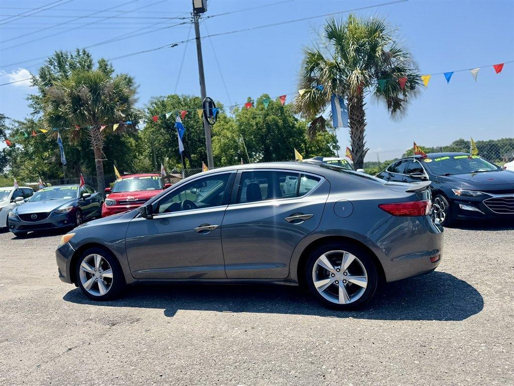 2013 Grey /Black Acura ILX (19VDE1F58DE) with an 2.0l I-4 PGM-FI Sohc 2.0l engine, Automatic transmission, located at 745 East Steele Rd., West Columbia, SC, 29170, (803) 755-9148, 33.927212, -81.148483 - Photo#5
