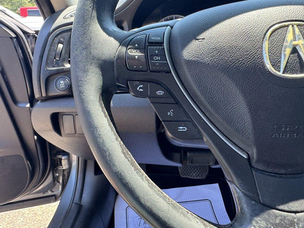 2013 Grey /Black Acura ILX (19VDE1F58DE) with an 2.0l I-4 PGM-FI Sohc 2.0l engine, Automatic transmission, located at 745 East Steele Rd., West Columbia, SC, 29170, (803) 755-9148, 33.927212, -81.148483 - Photo#8