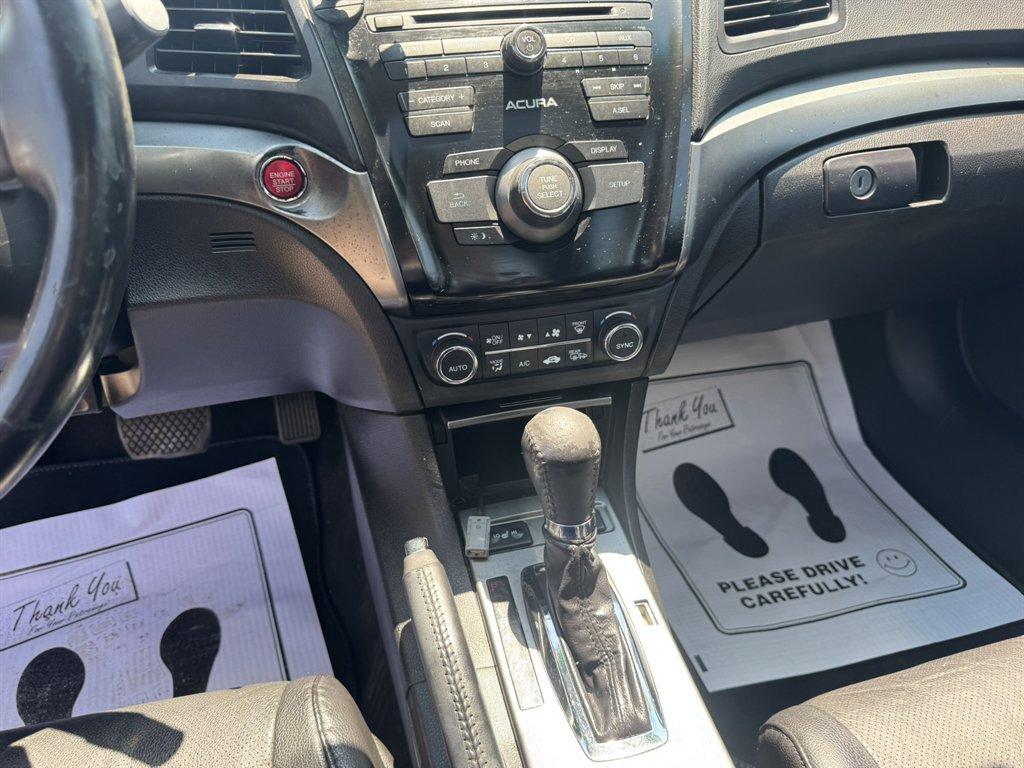 2013 Grey /Black Acura ILX (19VDE1F58DE) with an 2.0l I-4 PGM-FI Sohc 2.0l engine, Automatic transmission, located at 745 East Steele Rd., West Columbia, SC, 29170, (803) 755-9148, 33.927212, -81.148483 - Photo#12