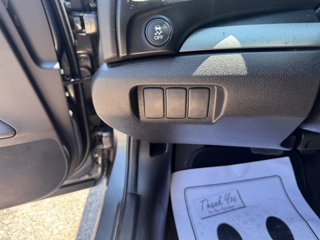 2013 Grey /Black Acura ILX (19VDE1F58DE) with an 2.0l I-4 PGM-FI Sohc 2.0l engine, Automatic transmission, located at 745 East Steele Rd., West Columbia, SC, 29170, (803) 755-9148, 33.927212, -81.148483 - Photo#15