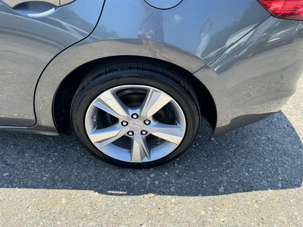 2013 Grey /Black Acura ILX (19VDE1F58DE) with an 2.0l I-4 PGM-FI Sohc 2.0l engine, Automatic transmission, located at 745 East Steele Rd., West Columbia, SC, 29170, (803) 755-9148, 33.927212, -81.148483 - Photo#29