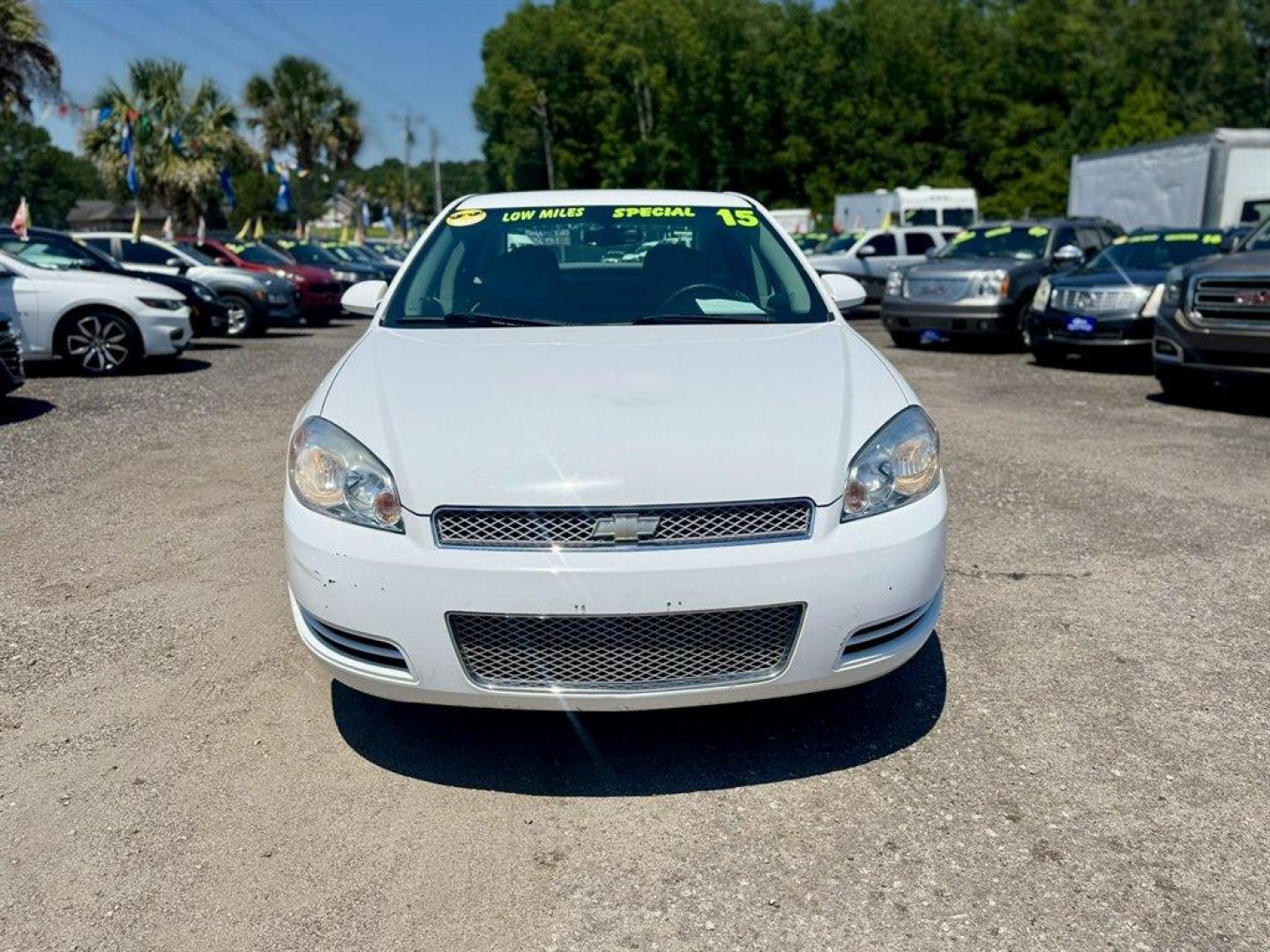 2015 White /Grey Chevrolet Impala Limited (2G1WA5E39F1) with an 3.6l V6 Sidi Dohc Flex 3. engine, Automatic transmission, located at 745 East Steele Rd., West Columbia, SC, 29170, (803) 755-9148, 33.927212, -81.148483- Photo#1