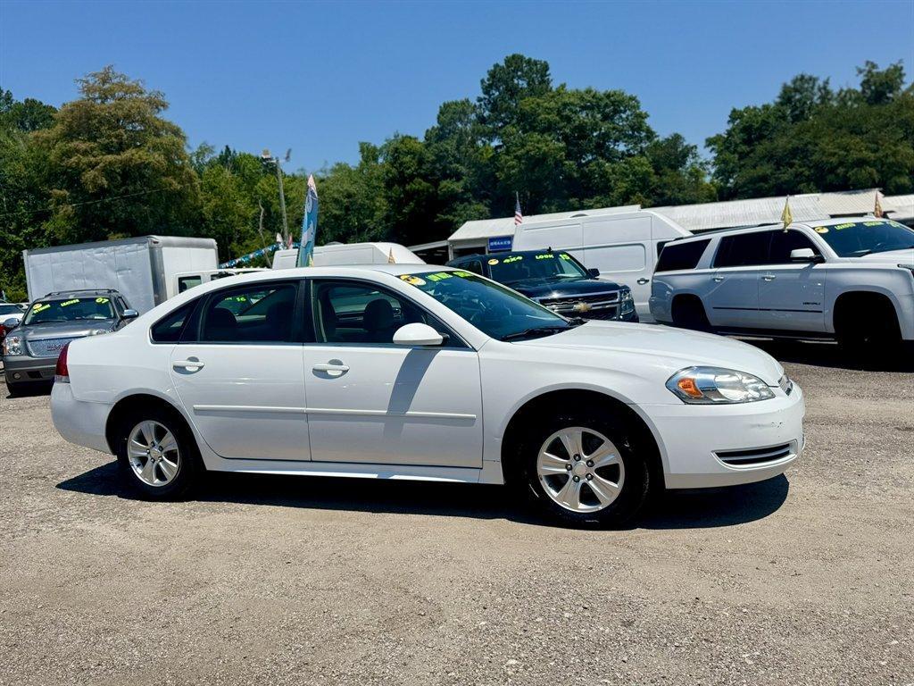 2015 White /Grey Chevrolet Impala Limited (2G1WA5E39F1) with an 3.6l V6 Sidi Dohc Flex 3. engine, Automatic transmission, located at 745 East Steele Rd., West Columbia, SC, 29170, (803) 755-9148, 33.927212, -81.148483 - Photo#2
