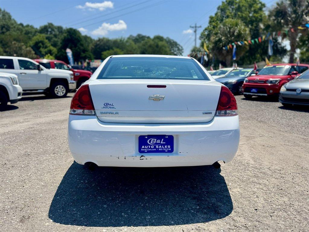 2015 White /Grey Chevrolet Impala Limited (2G1WA5E39F1) with an 3.6l V6 Sidi Dohc Flex 3. engine, Automatic transmission, located at 745 East Steele Rd., West Columbia, SC, 29170, (803) 755-9148, 33.927212, -81.148483 - Photo#4