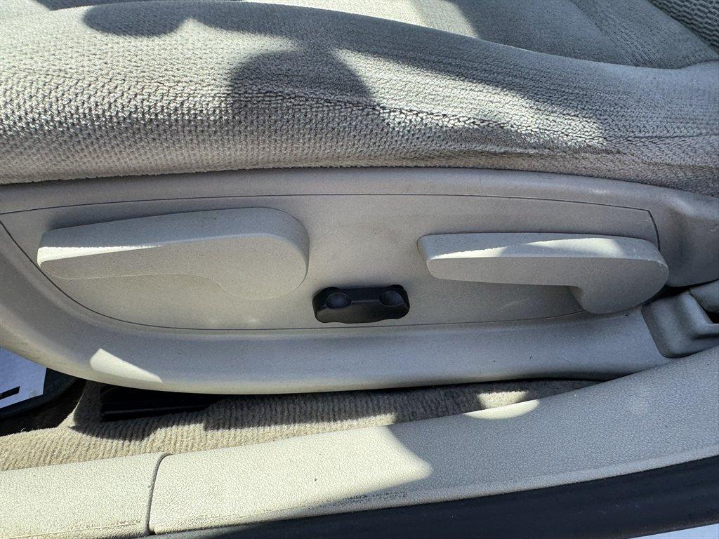 2015 White /Grey Chevrolet Impala Limited (2G1WA5E39F1) with an 3.6l V6 Sidi Dohc Flex 3. engine, Automatic transmission, located at 745 East Steele Rd., West Columbia, SC, 29170, (803) 755-9148, 33.927212, -81.148483 - Photo#15