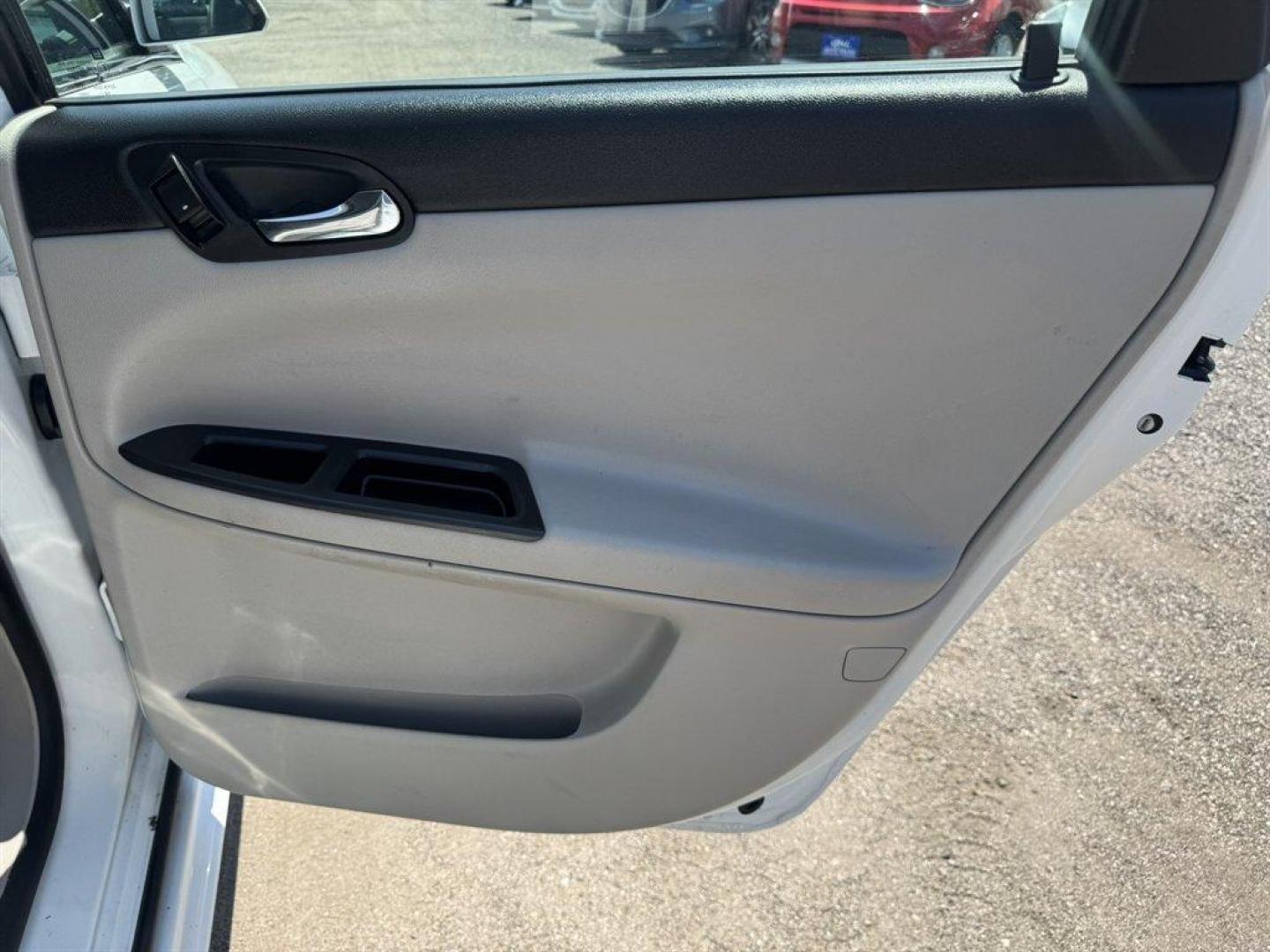 2015 White /Grey Chevrolet Impala Limited (2G1WA5E39F1) with an 3.6l V6 Sidi Dohc Flex 3. engine, Automatic transmission, located at 745 East Steele Rd., West Columbia, SC, 29170, (803) 755-9148, 33.927212, -81.148483- Photo#18