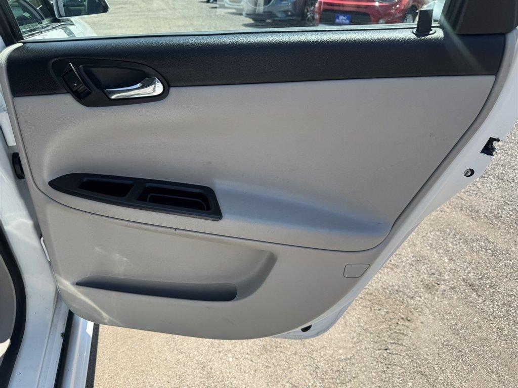 2015 White /Grey Chevrolet Impala Limited (2G1WA5E39F1) with an 3.6l V6 Sidi Dohc Flex 3. engine, Automatic transmission, located at 745 East Steele Rd., West Columbia, SC, 29170, (803) 755-9148, 33.927212, -81.148483 - Photo#18