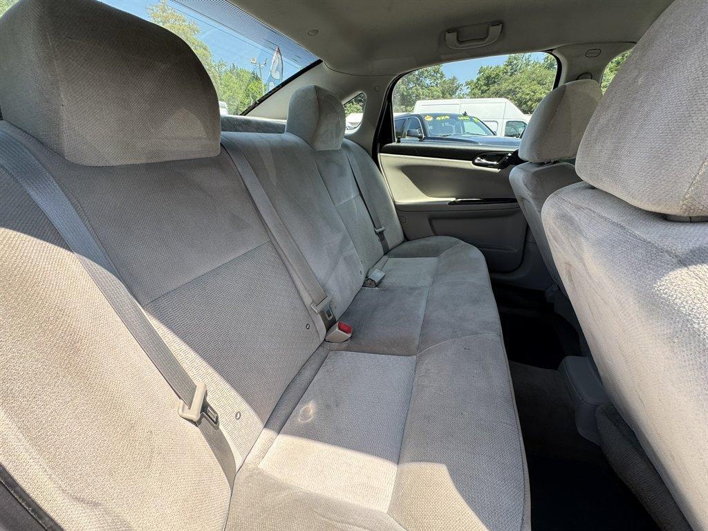 2015 White /Grey Chevrolet Impala Limited (2G1WA5E39F1) with an 3.6l V6 Sidi Dohc Flex 3. engine, Automatic transmission, located at 745 East Steele Rd., West Columbia, SC, 29170, (803) 755-9148, 33.927212, -81.148483 - Photo#19