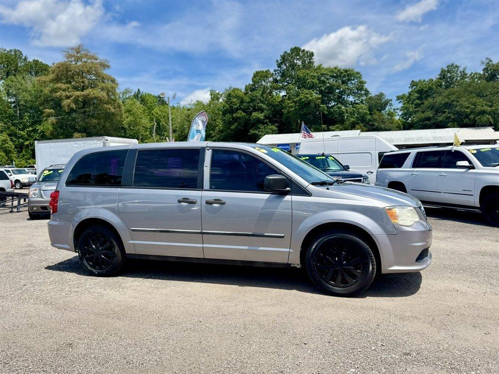 2015 Silver /Black Dodge Grand Caravan (2C4RDGBG9FR) with an 3.6l V6 MPI Dohc VVT Flex engine, Automatic transmission, located at 745 East Steele Rd., West Columbia, SC, 29170, (803) 755-9148, 33.927212, -81.148483 - Photo#2