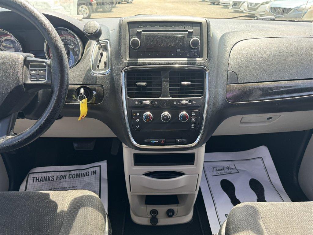 2015 Silver /Black Dodge Grand Caravan (2C4RDGBG9FR) with an 3.6l V6 MPI Dohc VVT Flex engine, Automatic transmission, located at 745 East Steele Rd., West Columbia, SC, 29170, (803) 755-9148, 33.927212, -81.148483 - Photo#11
